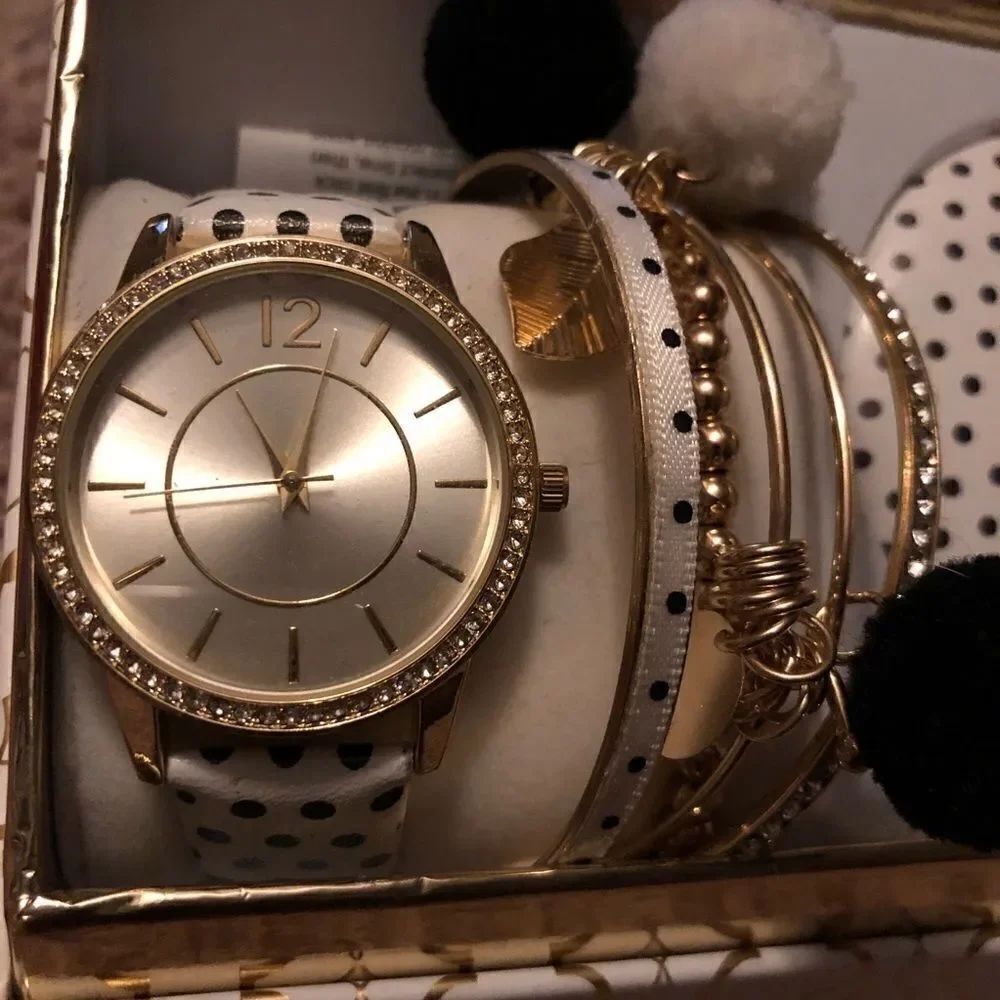 Watch and bracelet box set